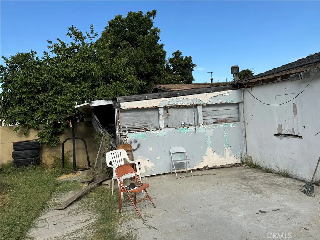 8225 2nd Street, Paramount, California 90723 home-pic-4